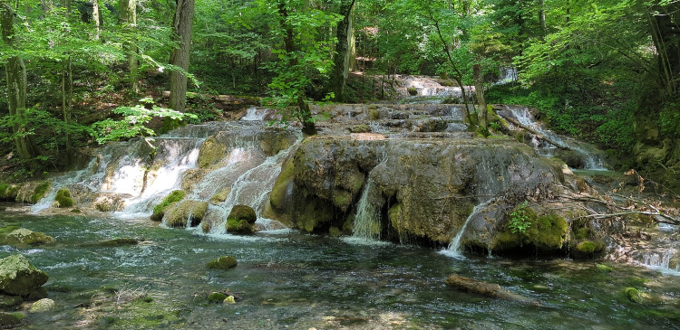 Beusnita waterfall sasca montana romania